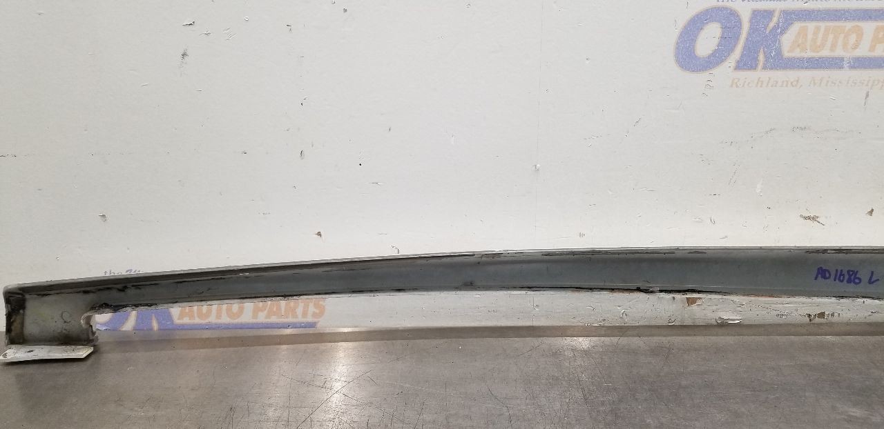 90 CHEVY CAMARO IROC-Z CONVERTIBLE QUARTER PANEL UPPER TRIM LEFT DRIVER WHITE