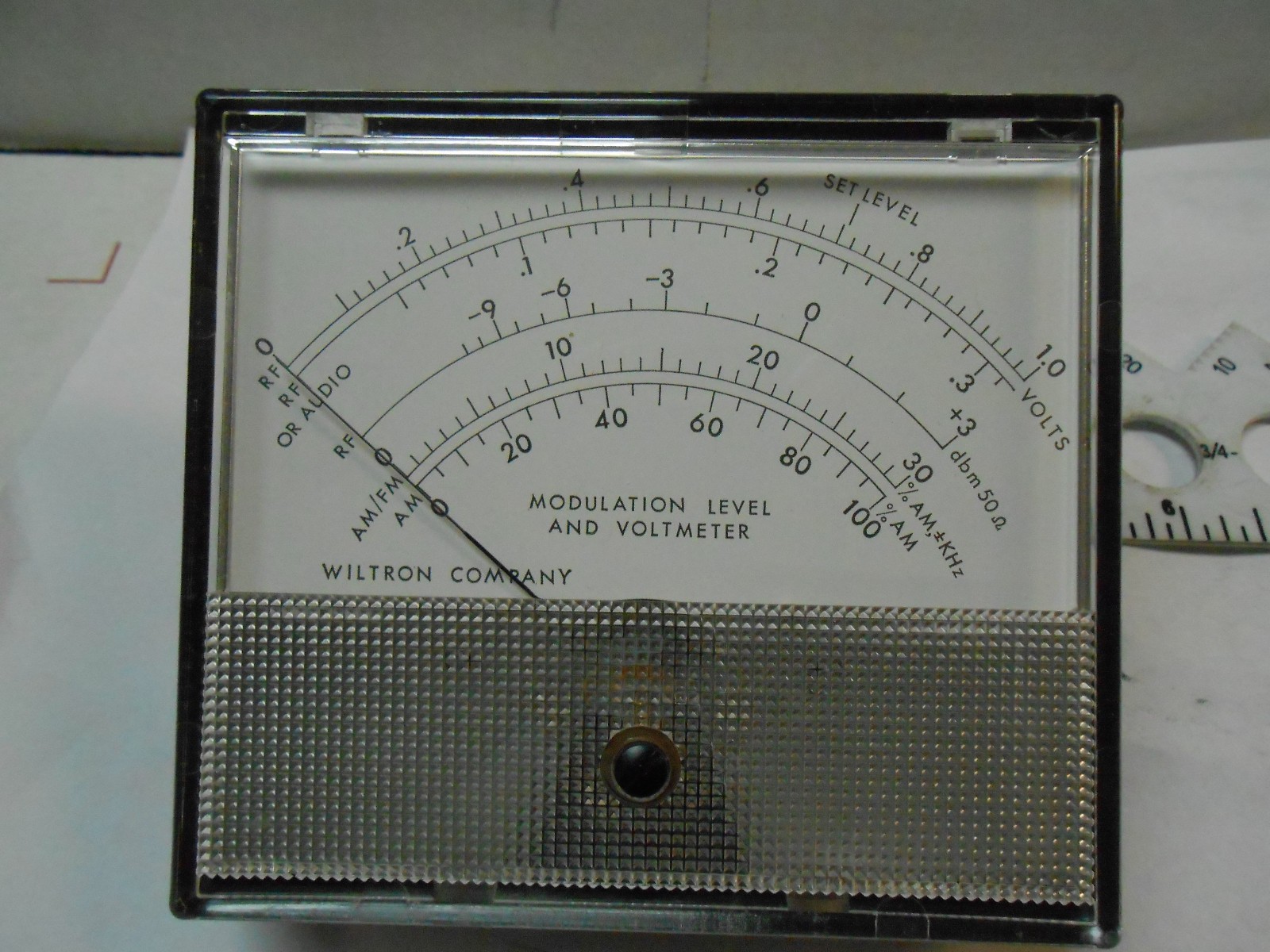 1941T WILTRON MODULATION/VOLTMETER /RF/AM-FM    NEW OLD STOCK