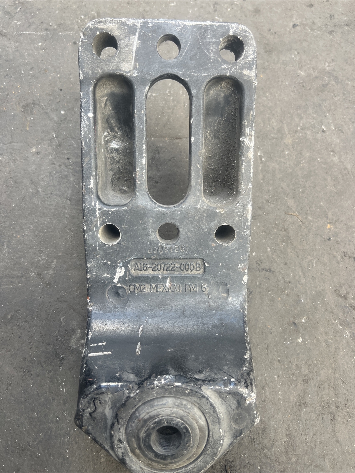 Replaces A16-20722-000B FREIGHTLINER CASCADIA 126 2018 SPRING HANGER