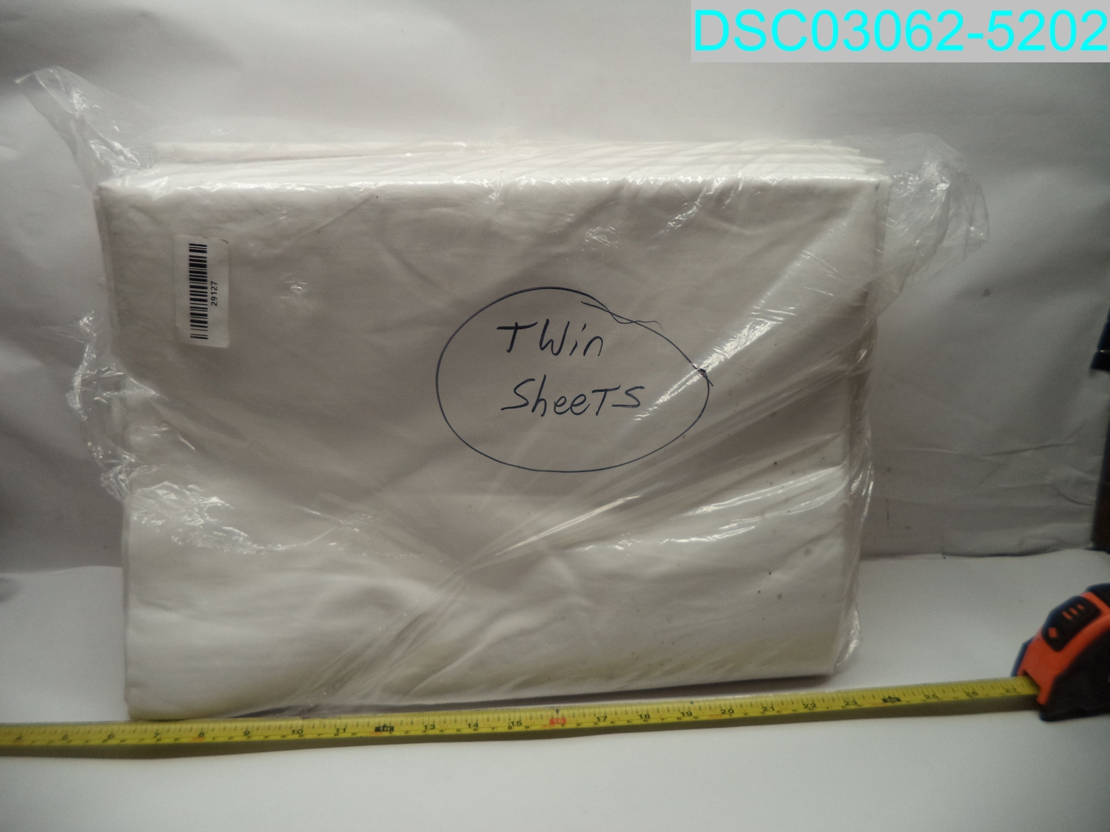 QTY=12: 29127 Twin White Sheets 66" x 96" 55% Cotton And 45% Polyester 105110