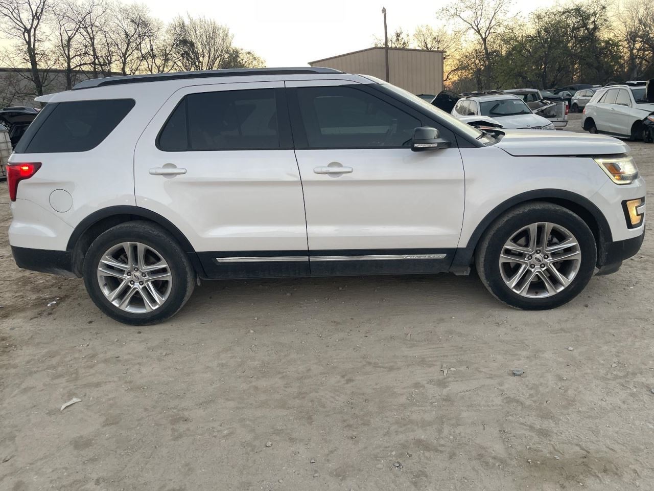 Camera/Projector Camera Rear Fits 16 EXPLORER 1014611