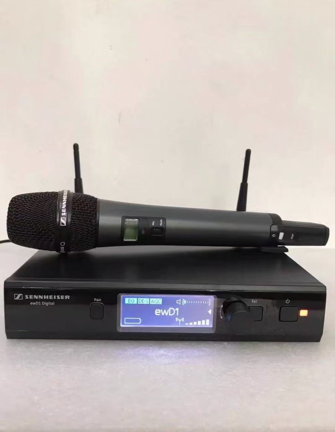 Sennheiser EWD1 Wireless Set With E835 Cardioid Microphone and Receiver