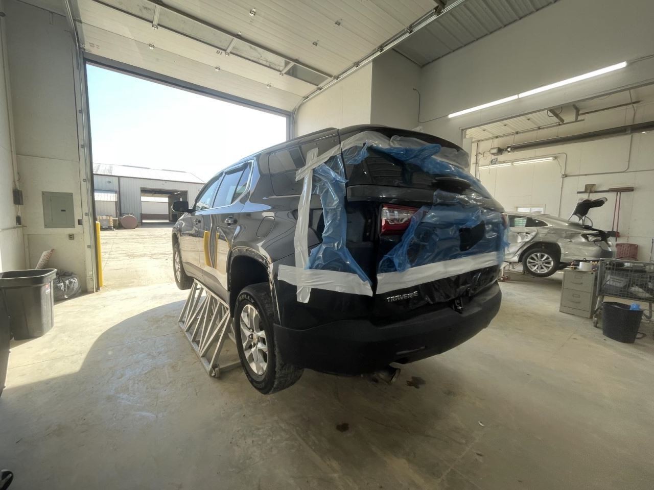 TRAVERSE 2019 Air Shutter 1061607