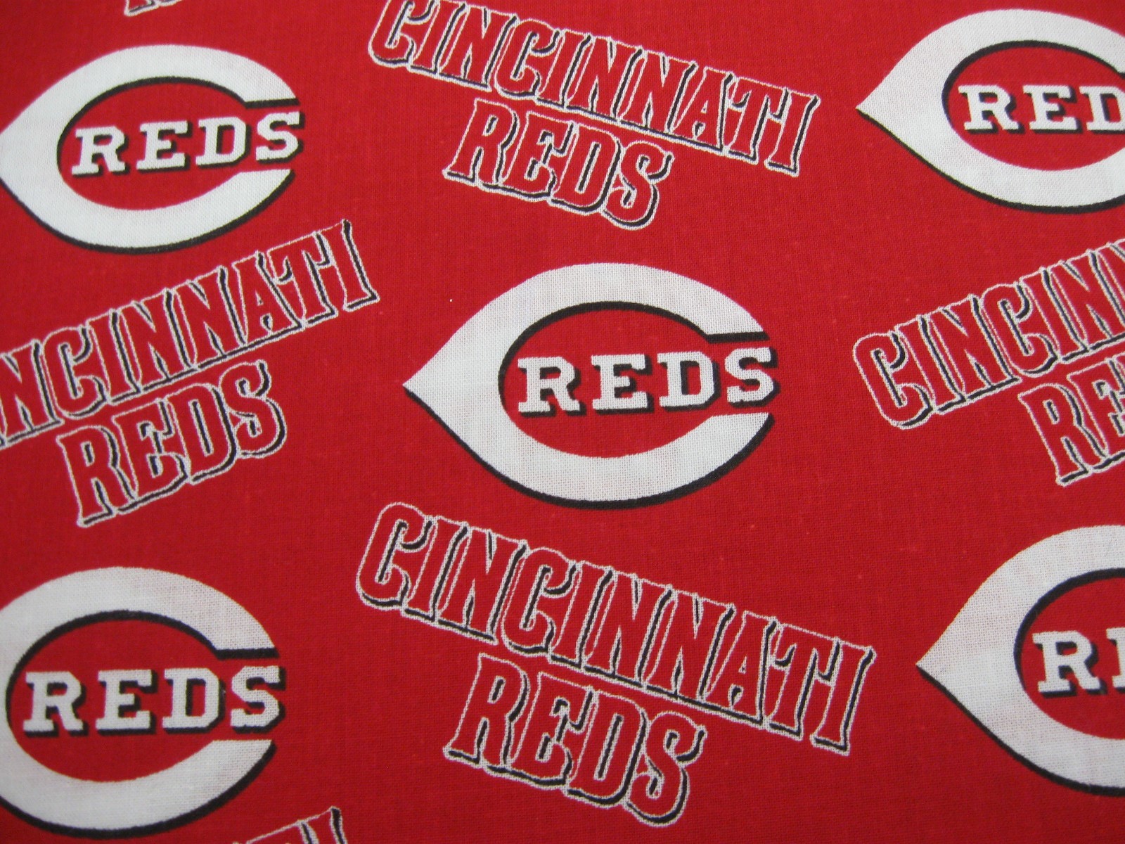 Cincinnati REDS MLB. bowling shoe covers. LADIES size 7-9