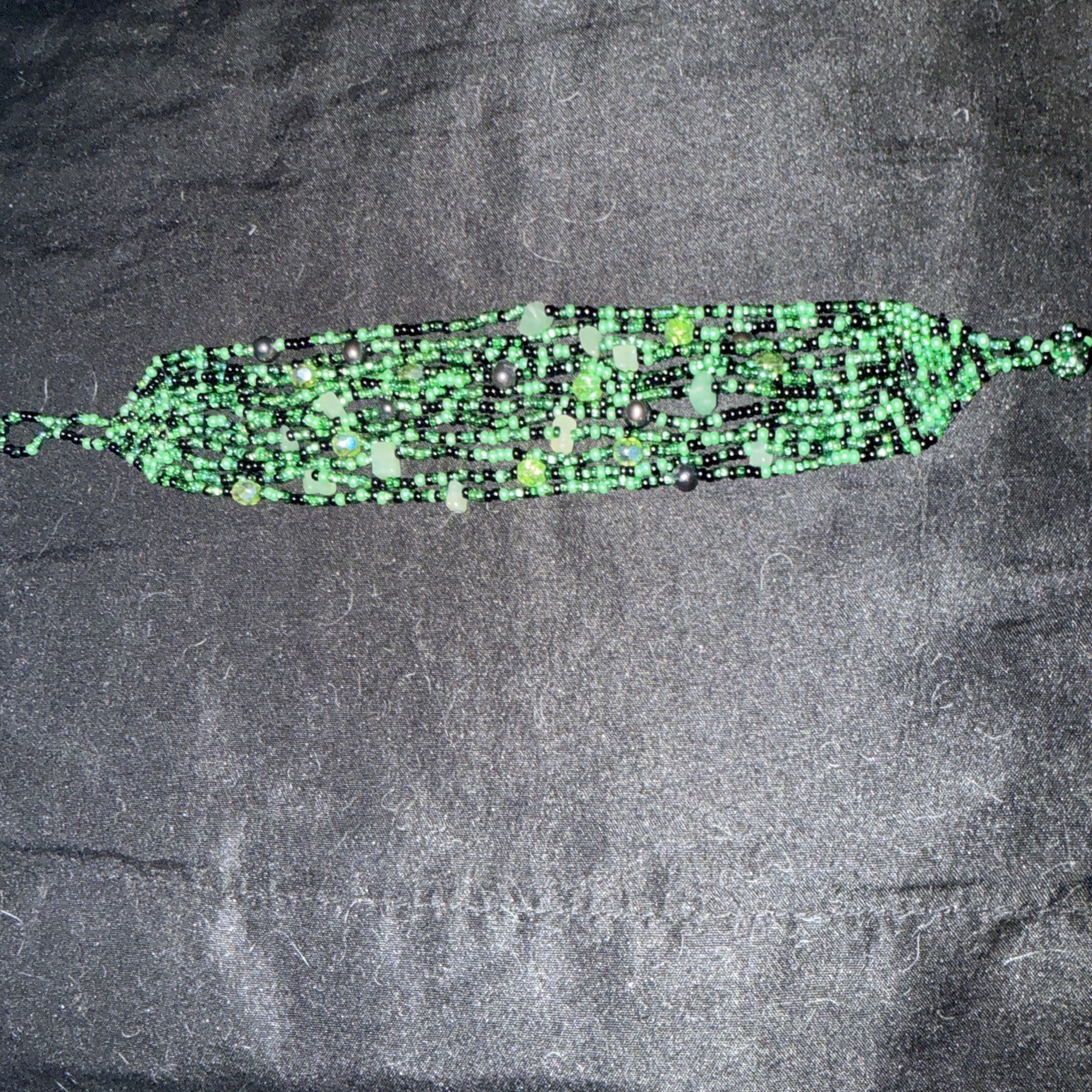 Beautiful Six Strand Seed Bead Bracelet Black & Green Adjustable 8.25” 035