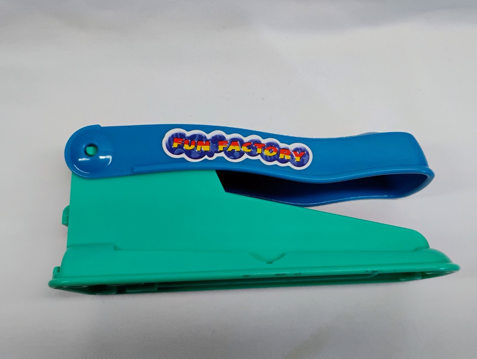 Hasbro Play-Doh FUN FACTORY Dough Blue / Green Plastic Extruder (PRESS ONLY)