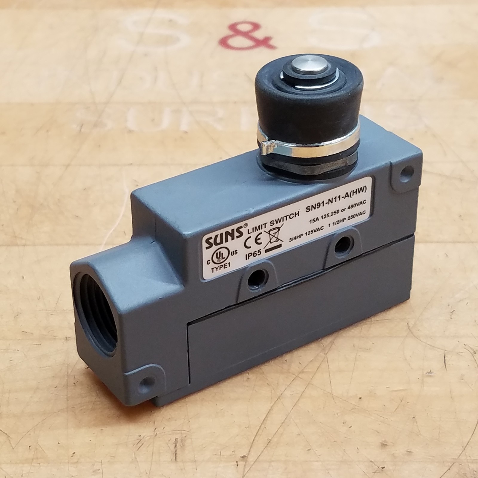 SUNS SN91-N11-A(HW) Limit Switch, 15A, 125/250/480VAC - USED