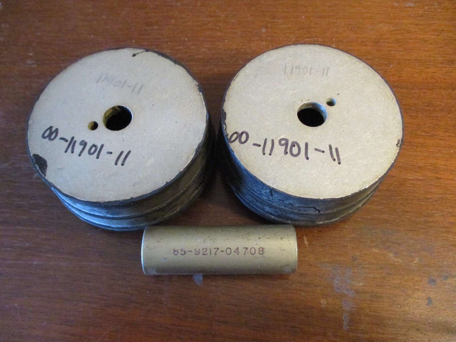 2 NOS Barry Engine vibration isolator mount 00-11901-11 with spacer Cessna