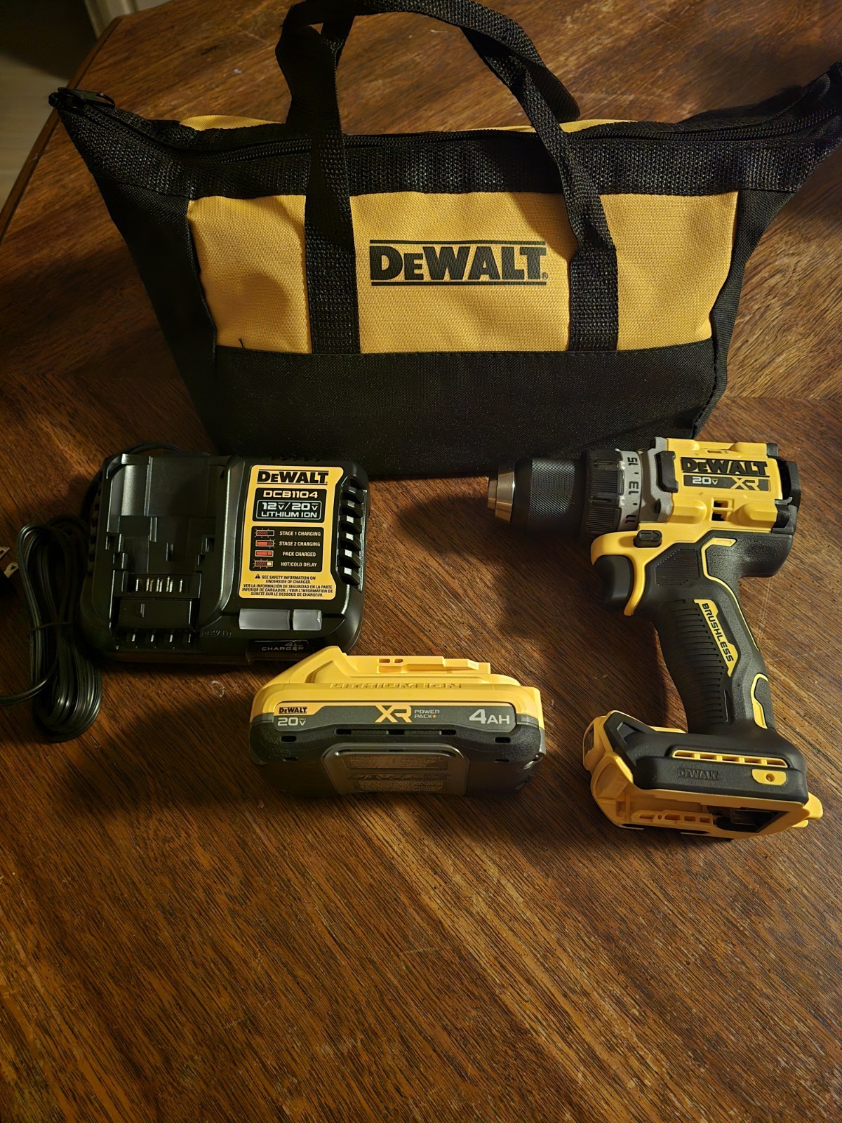 DEWALT 20V XR Brushless Drill/Driver Combo Kit 4Ah Li-Ion, DCB1104, Bag