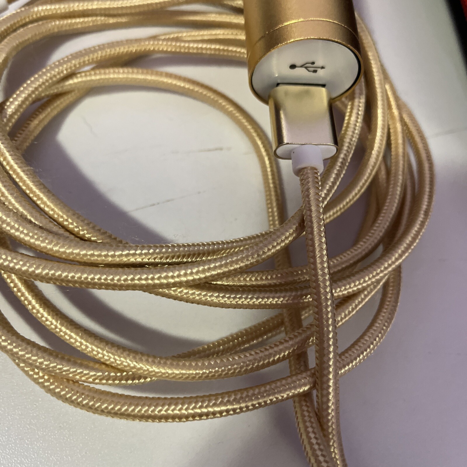 QFX Model Kar-3 Karaoke Microphone With Case And Cable UNTESTED White/Gold