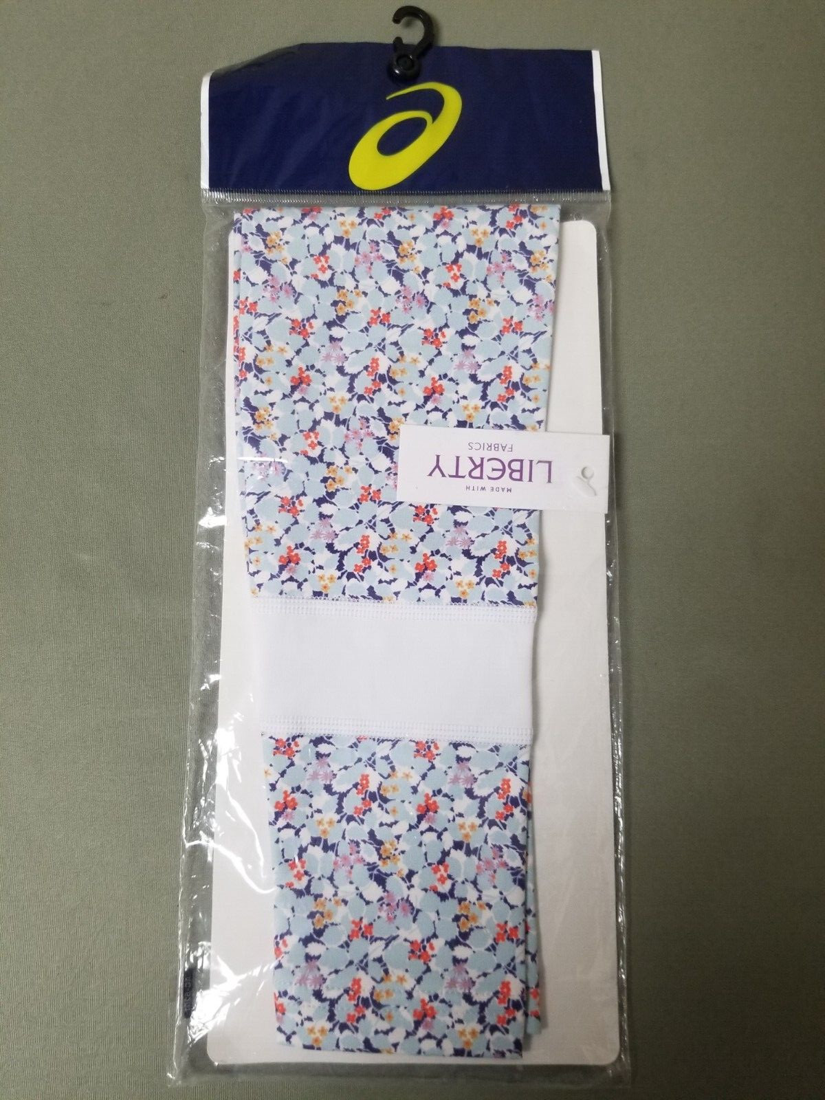 New Asics LP Arm Guard Arm Sleeves.    Retail 45.00