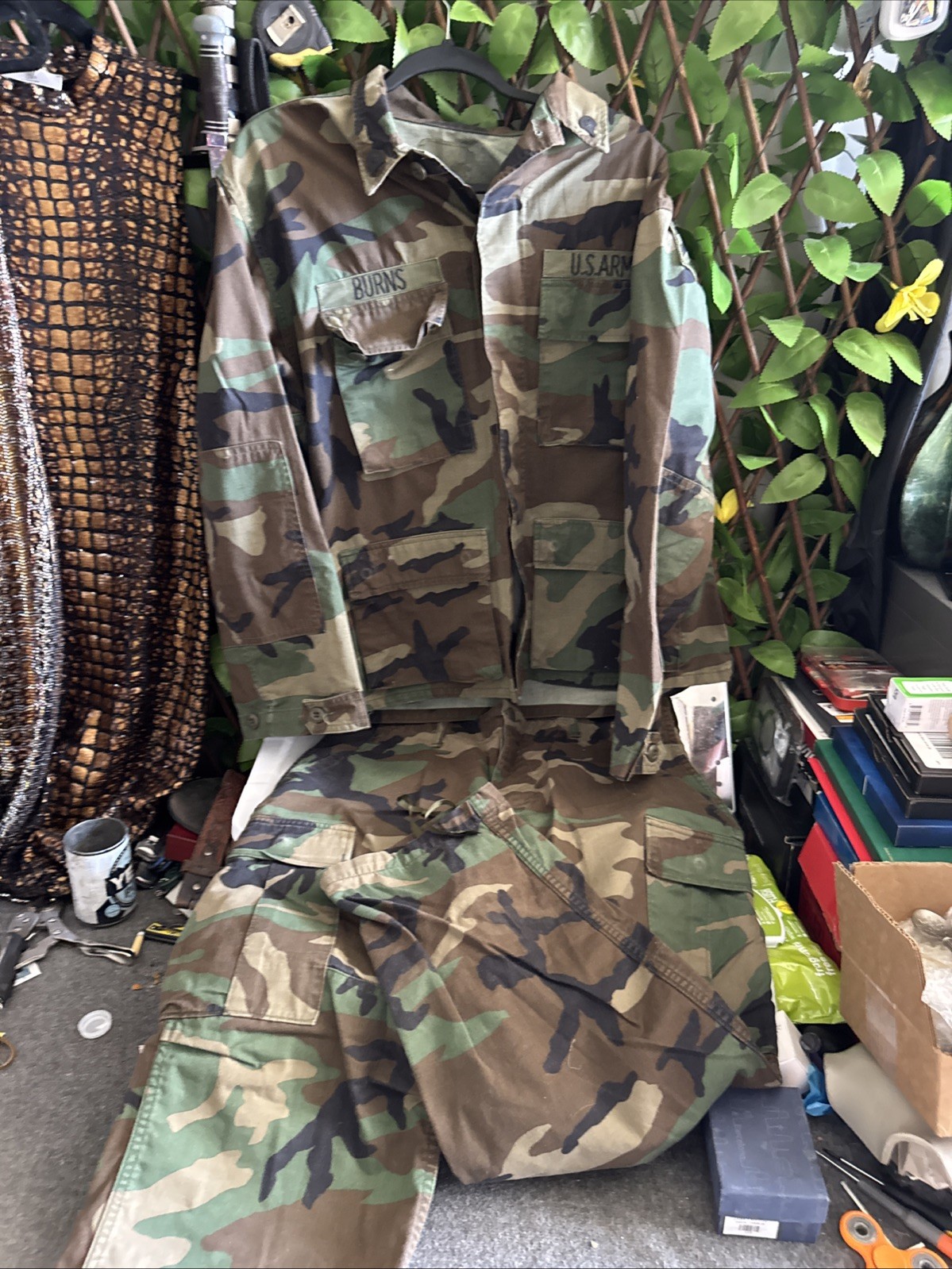 Matching Top And Bottom With Third Infantry Division Patch& Specialist E-4 Pins