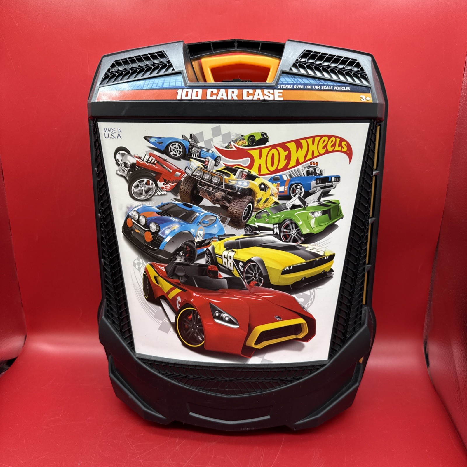 Hot Wheels Challenge Accepted 100 Car Rolling Storage Case Retractable Handle