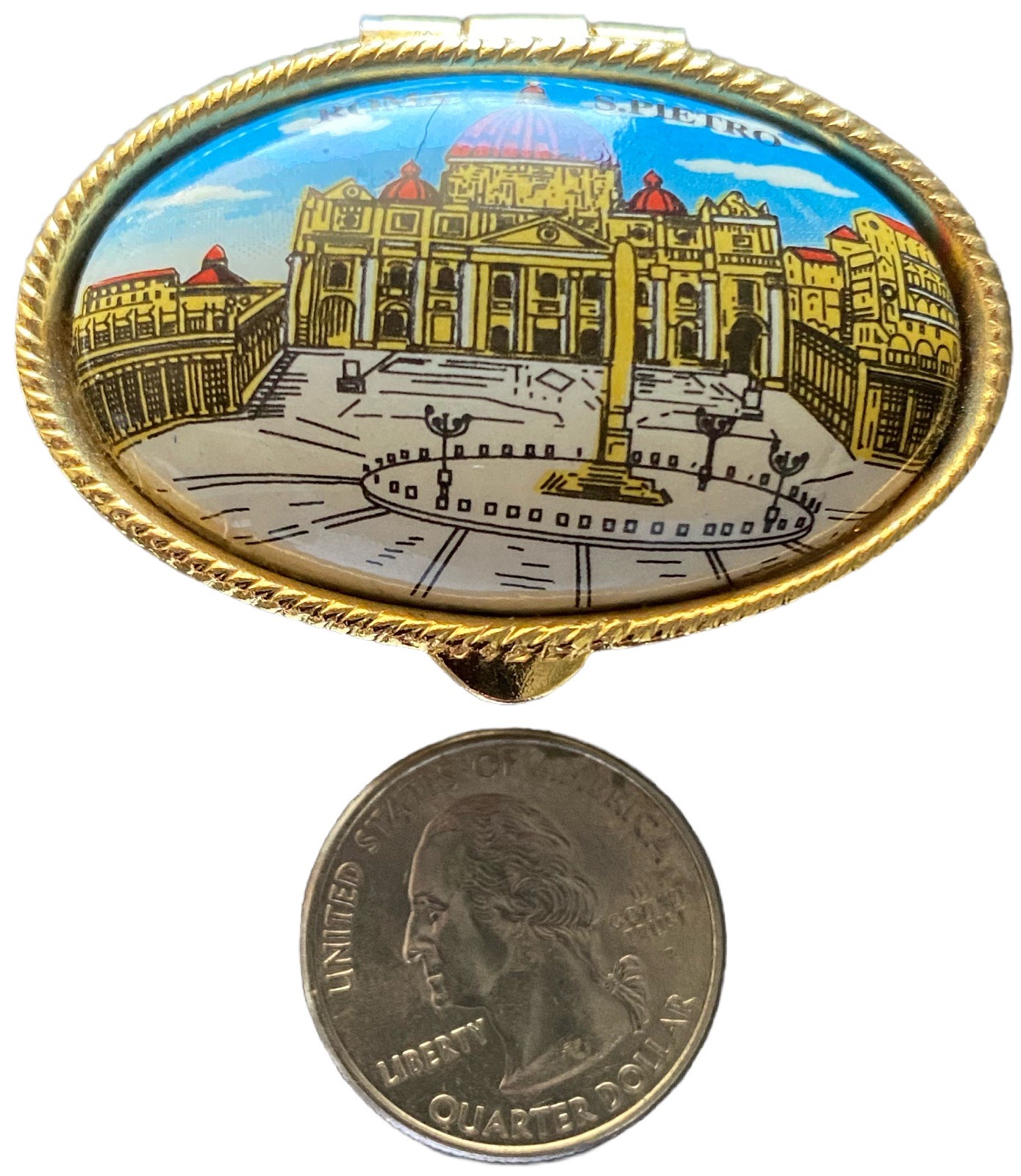 Vintage Roma Saint Pietro/Peters Square  Rosary Trinket Pill Box