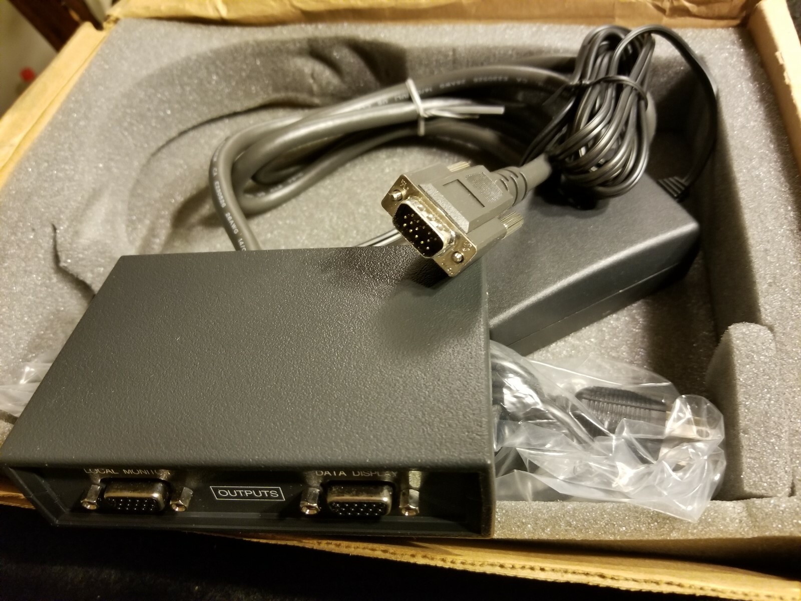 Extron Electronics P/2 DA2 Plus ( NEW )