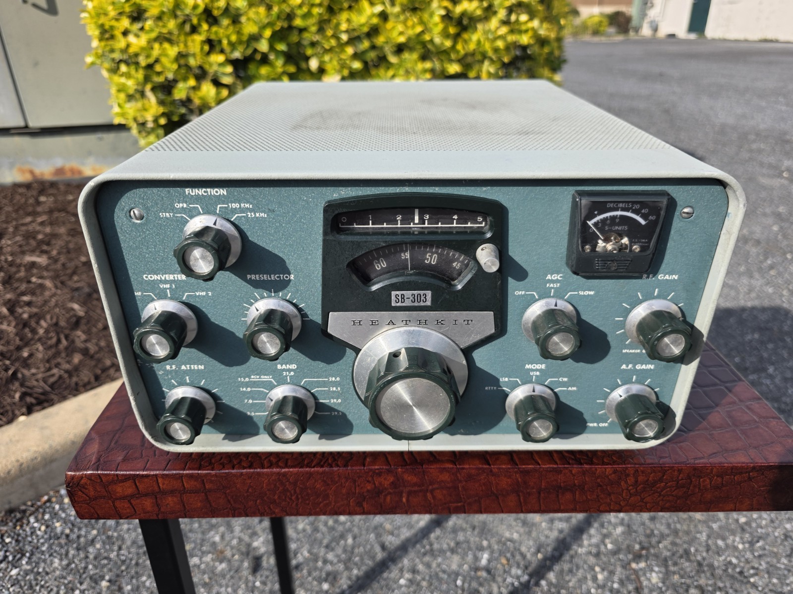 🫆#1🫆 HEATHKIT SB-303 💥Powers On💥HF HAM radio Receiver SSB, CW, RTTY, and AM