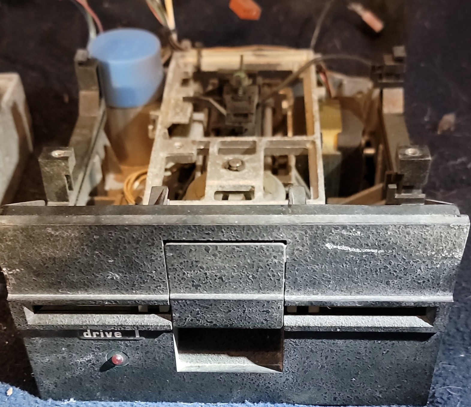 5¼ in Floppy Drive Gray 5.25-inch Serial No. 81300562 Vintage Floppy Disk Drive