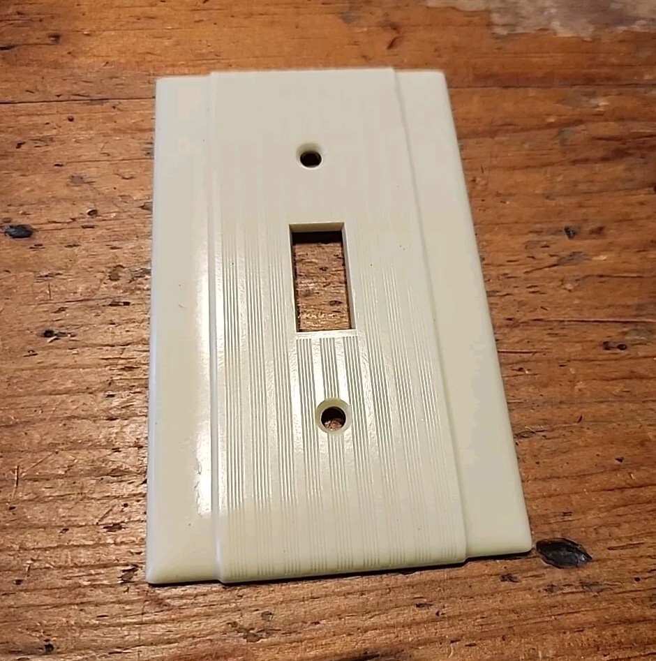 Vintage Single Gang Ivory Toggle Switch Wall Cover Plate Ribbed Deco - QQ