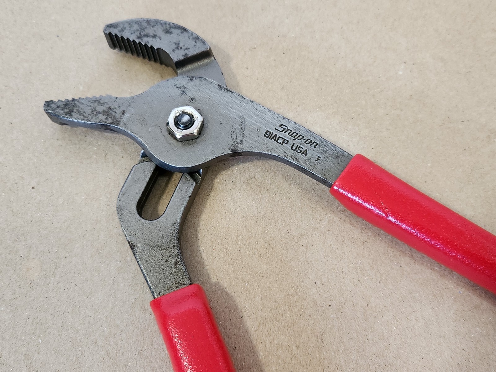 Snap On 91ACP 9" Adjustable Joint Interlocking Channel Pliers RED