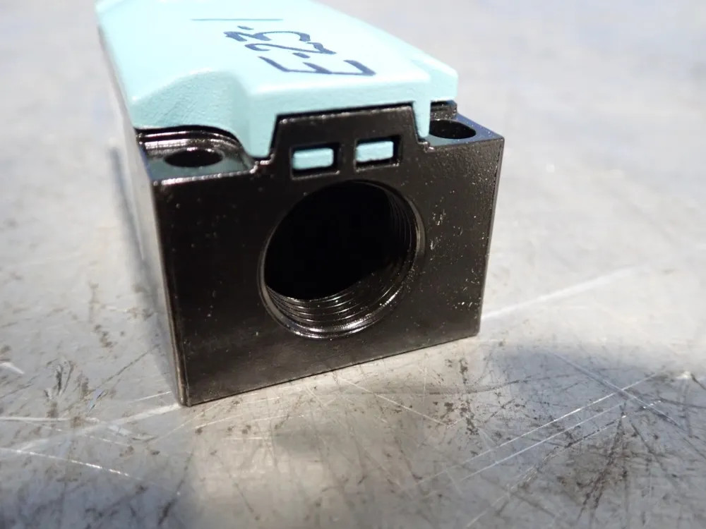 SIEMENS 3SE112-0BD02 POSITION SWITCH 10251190488