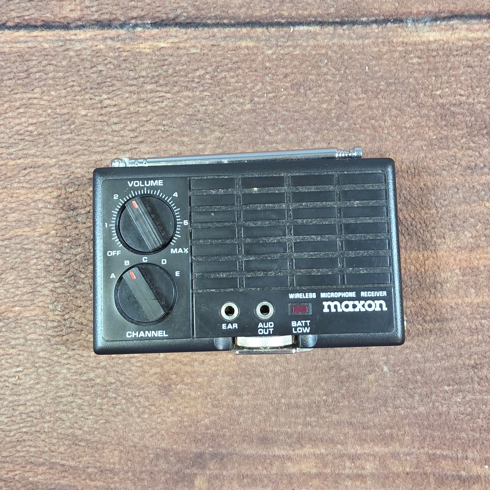 Maxon Wireless Microphone Receiver Adult OS Black Good 5-Channel 49-VMR
