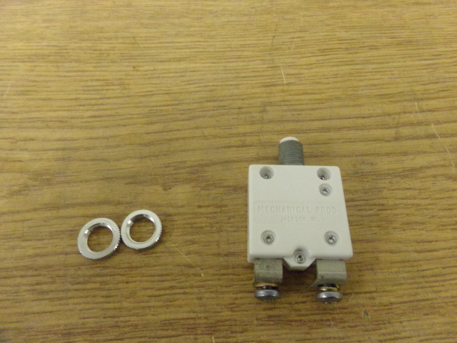 NEW Mechanical Products 1648-009-040 40A Circuit Breaker   *FREE SHIPPING*