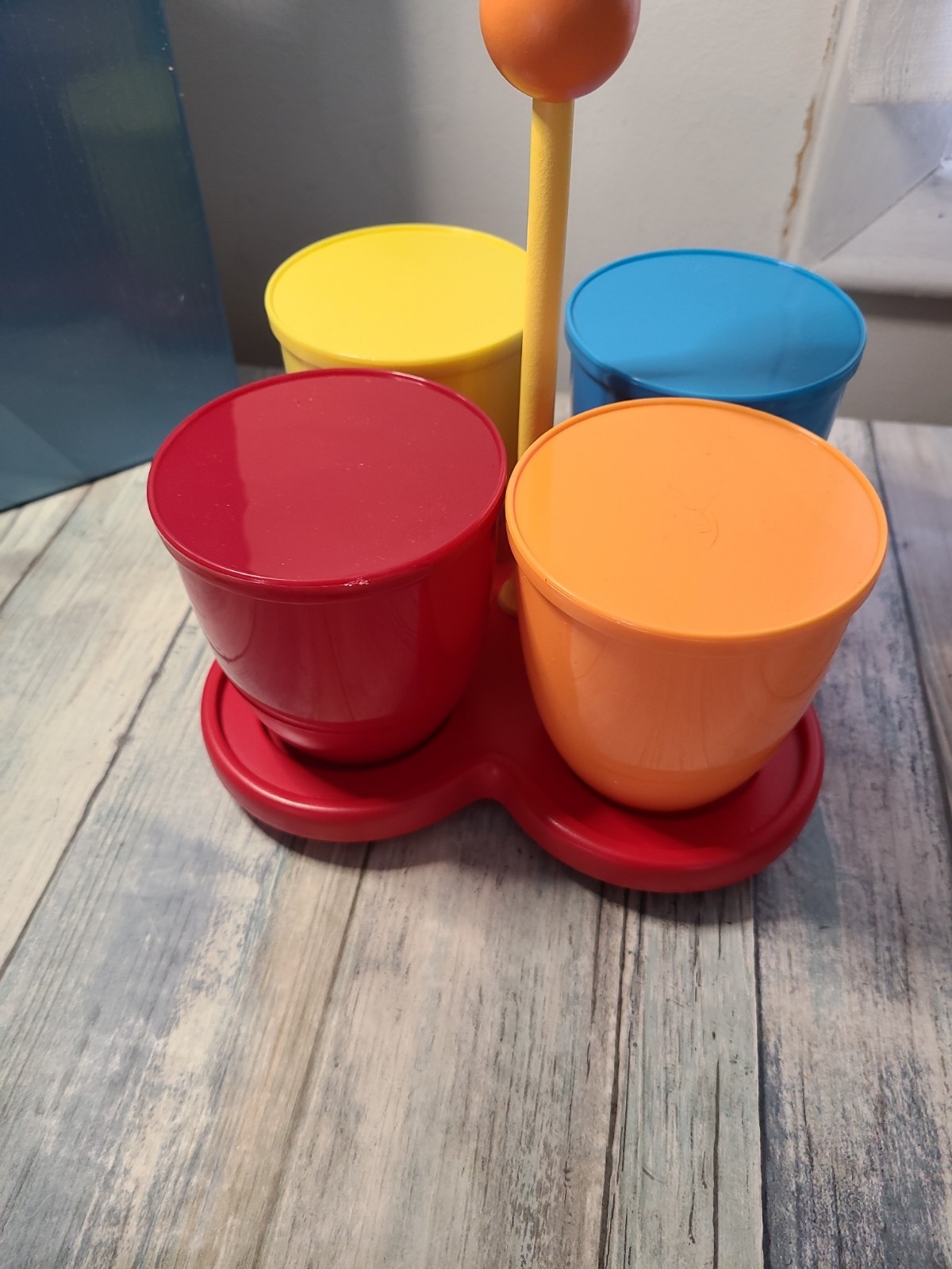 Vintage Avon home condiments set with 4 cups / lids / wooden tray / spins