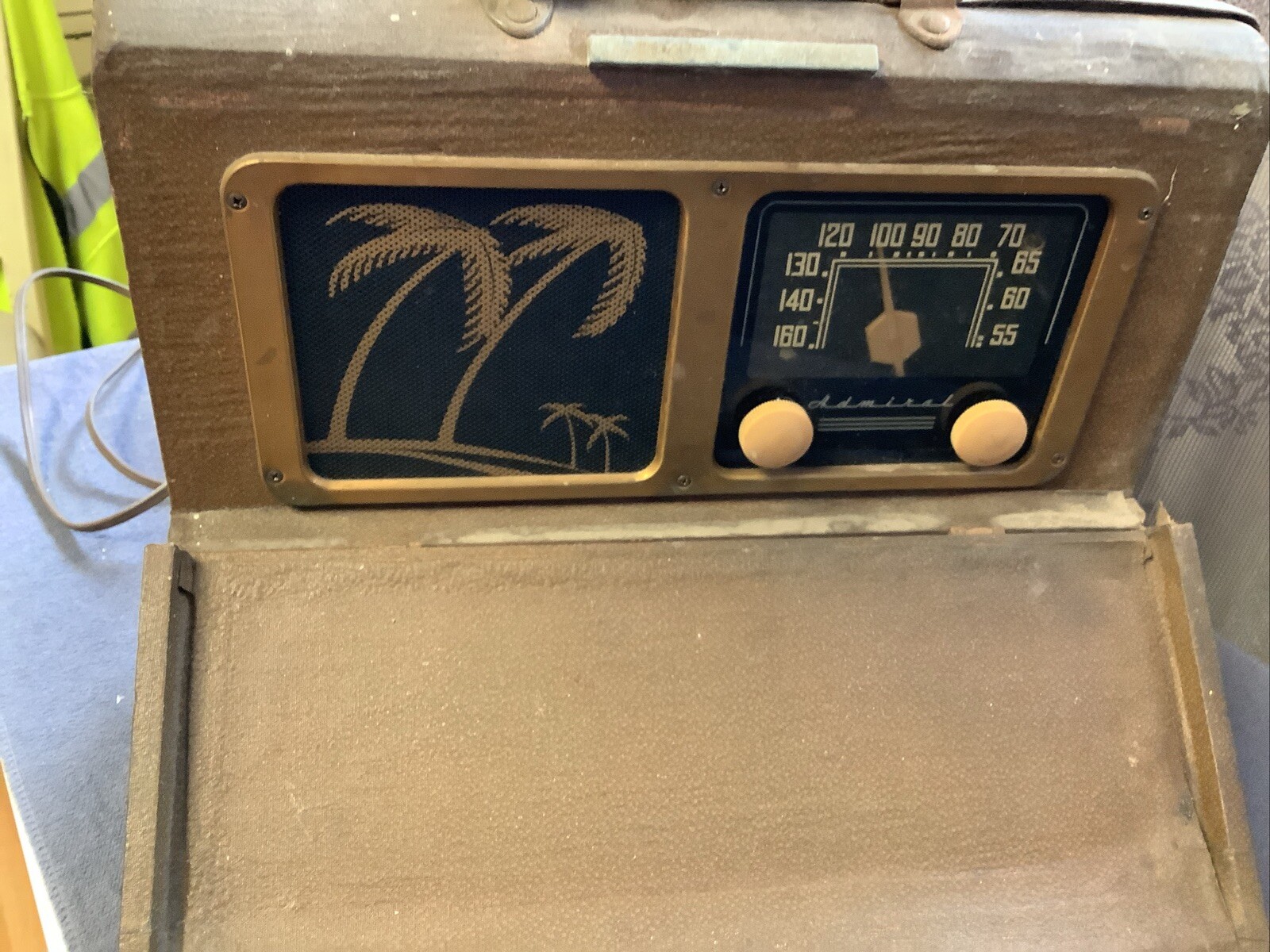 Vintage Admiral 6p32-6e1n Portable Radio Palm Trees Used Rough Case Tested