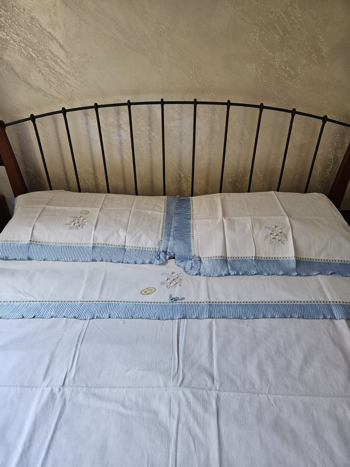 Sheet and Pillowcases Set