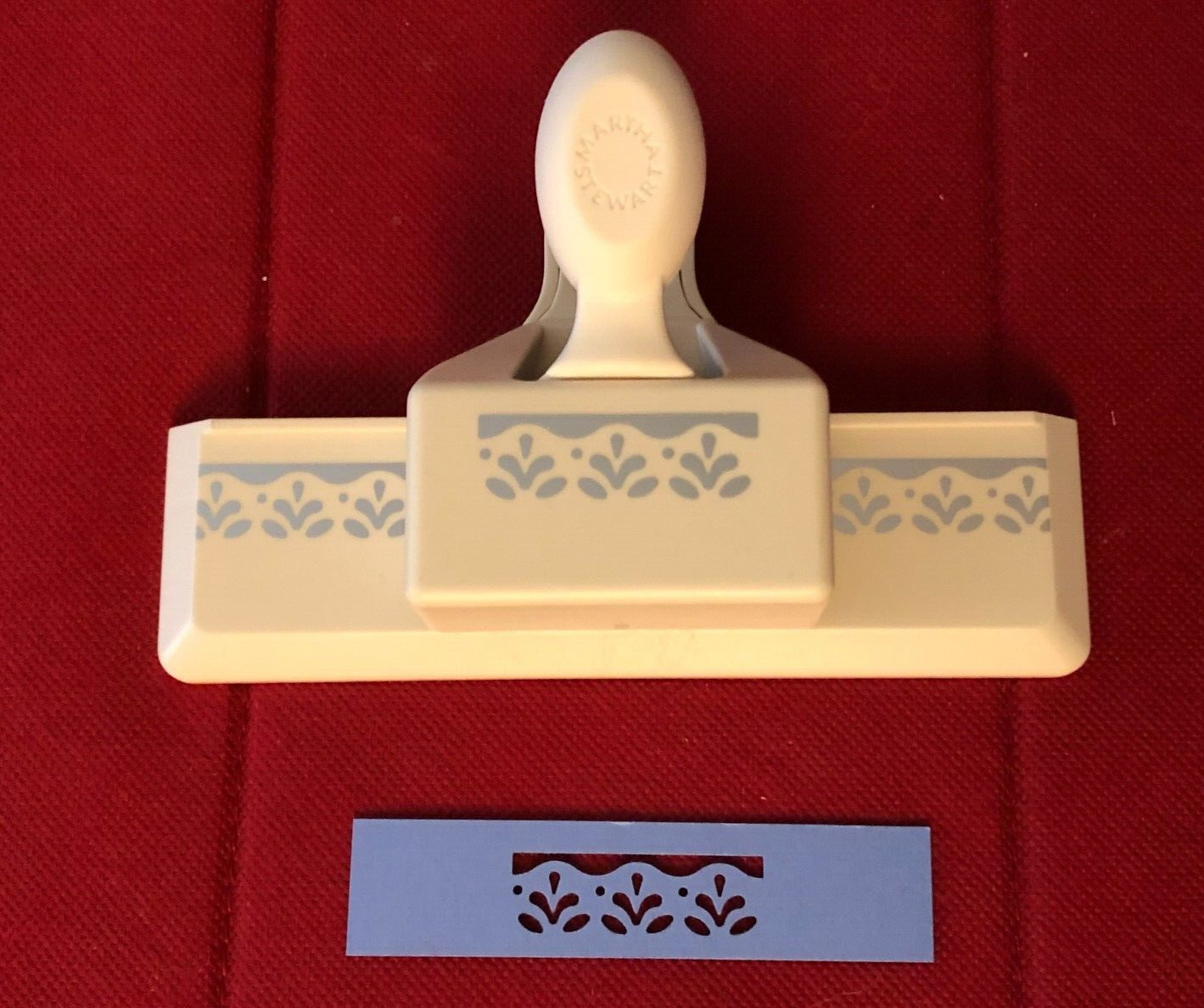 Martha Stewart BOTANICAL SCALLOP Edge Punch Border Floral Edger