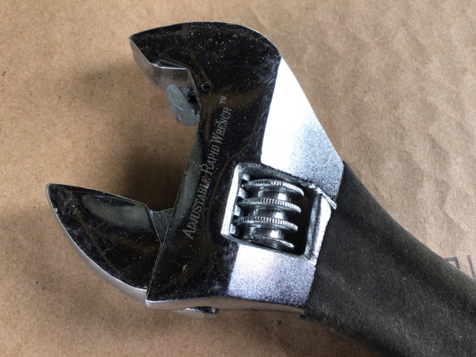 10" ADJUSTABLE RAPID WRENCH
