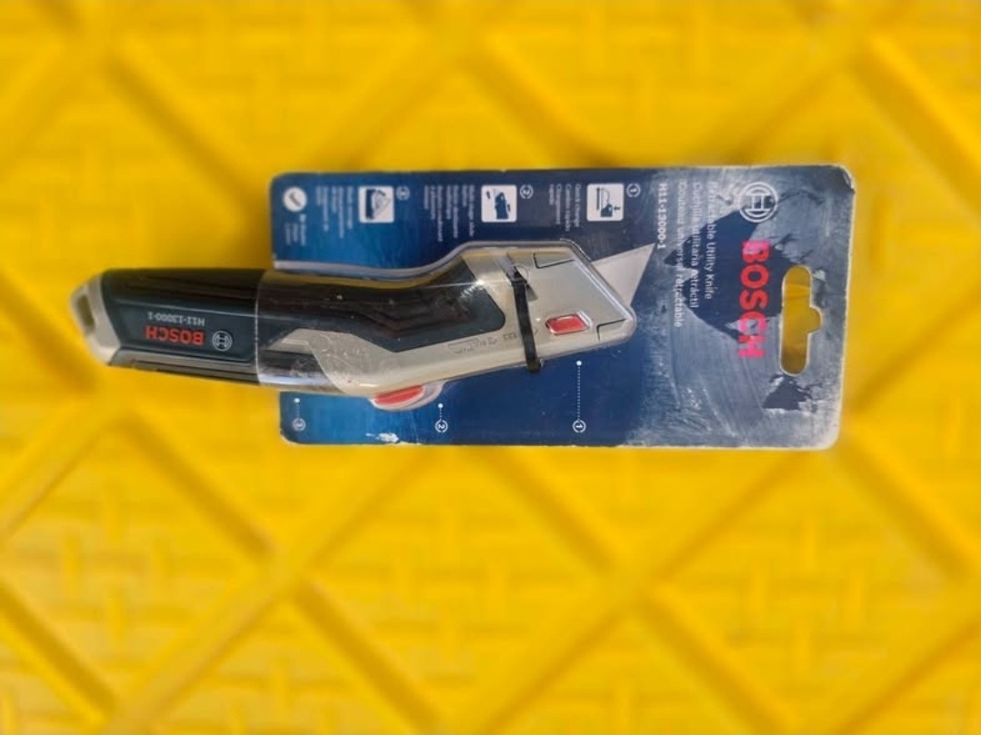 Bosch Retractable Utility Knife with Blade Storage H11-13000-1