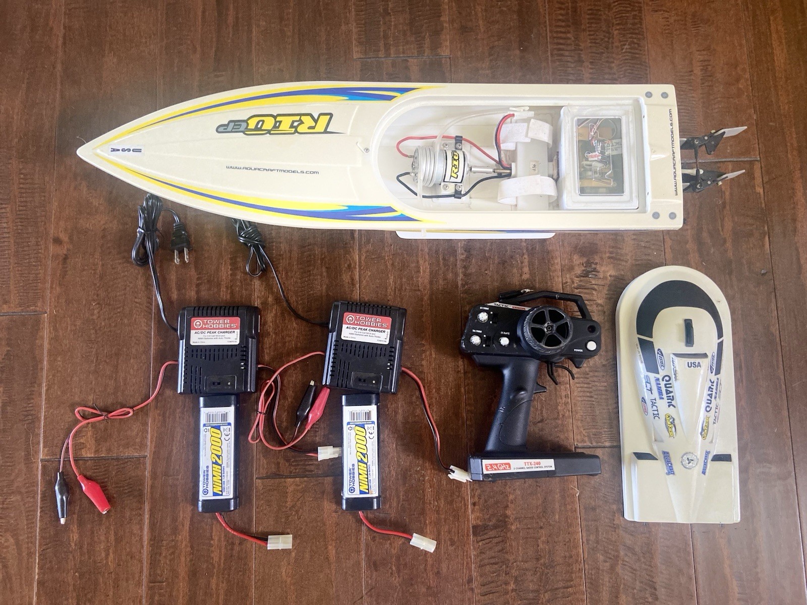 Aquacraft Rio EP RC Boat With Chargers, Batteries, Controller, Propeller Rep