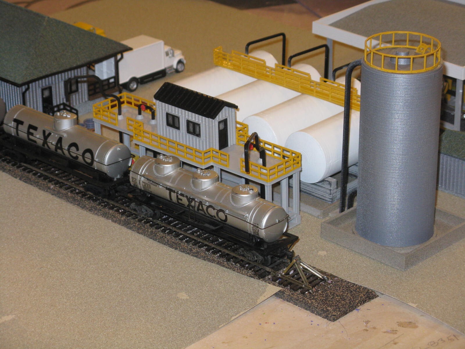 3D Printed Model Railroad Fuel Distribution Facility. O Scale