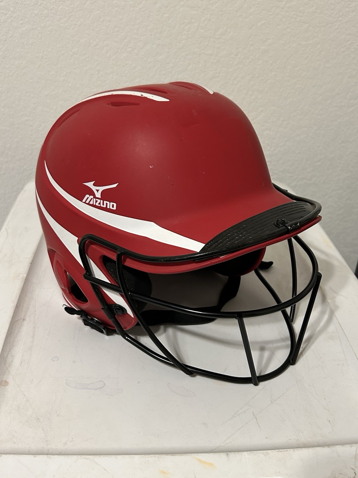 Marucci Softbal Helmet MBH - 252/Size S/M 6 3/4 - 7 3/8
