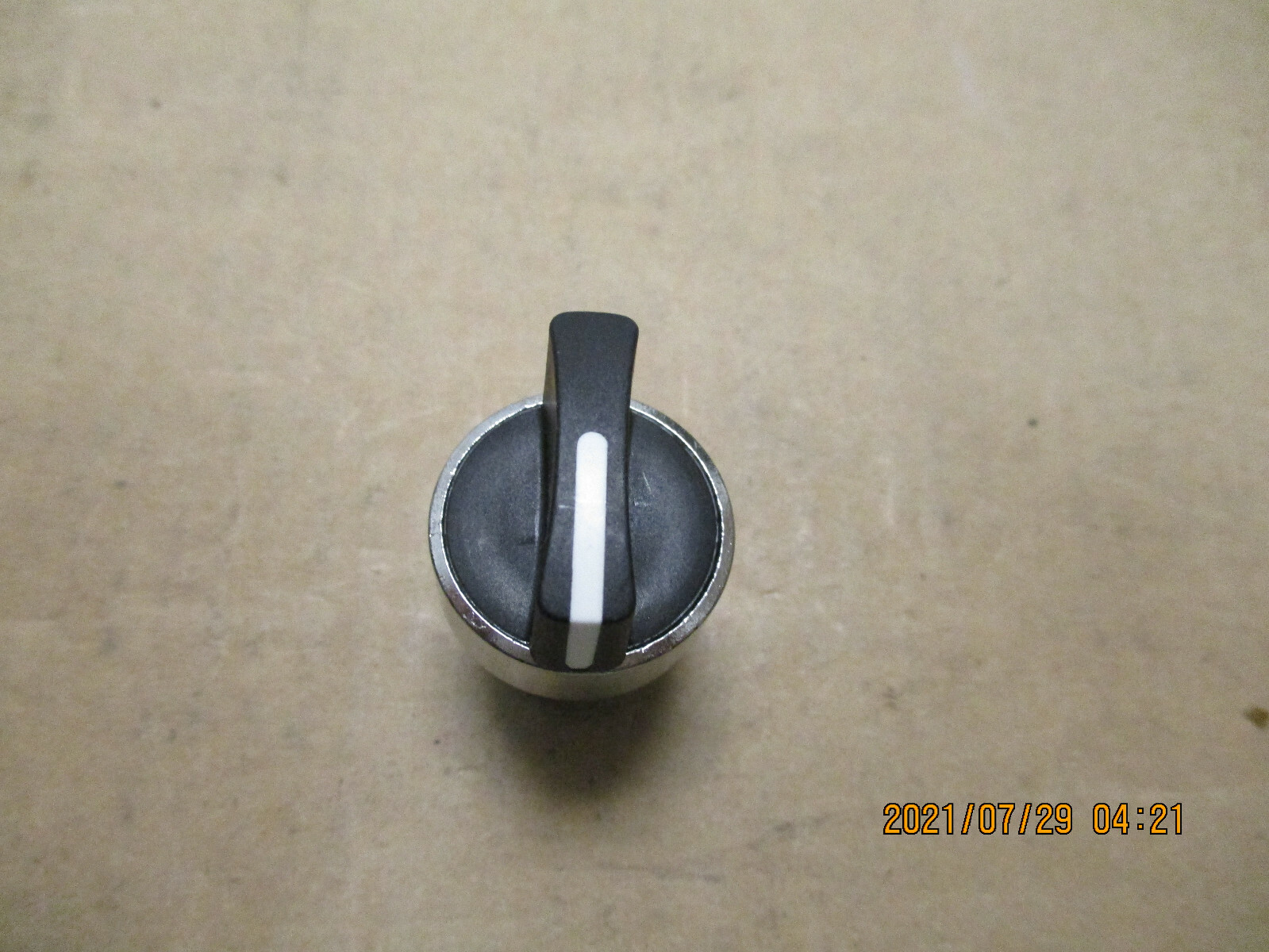 NEW OTHER TELEMECANIQUE ZB4BD4, 2 POSITION SELECTOR SWITCH, SPRING RETURN.