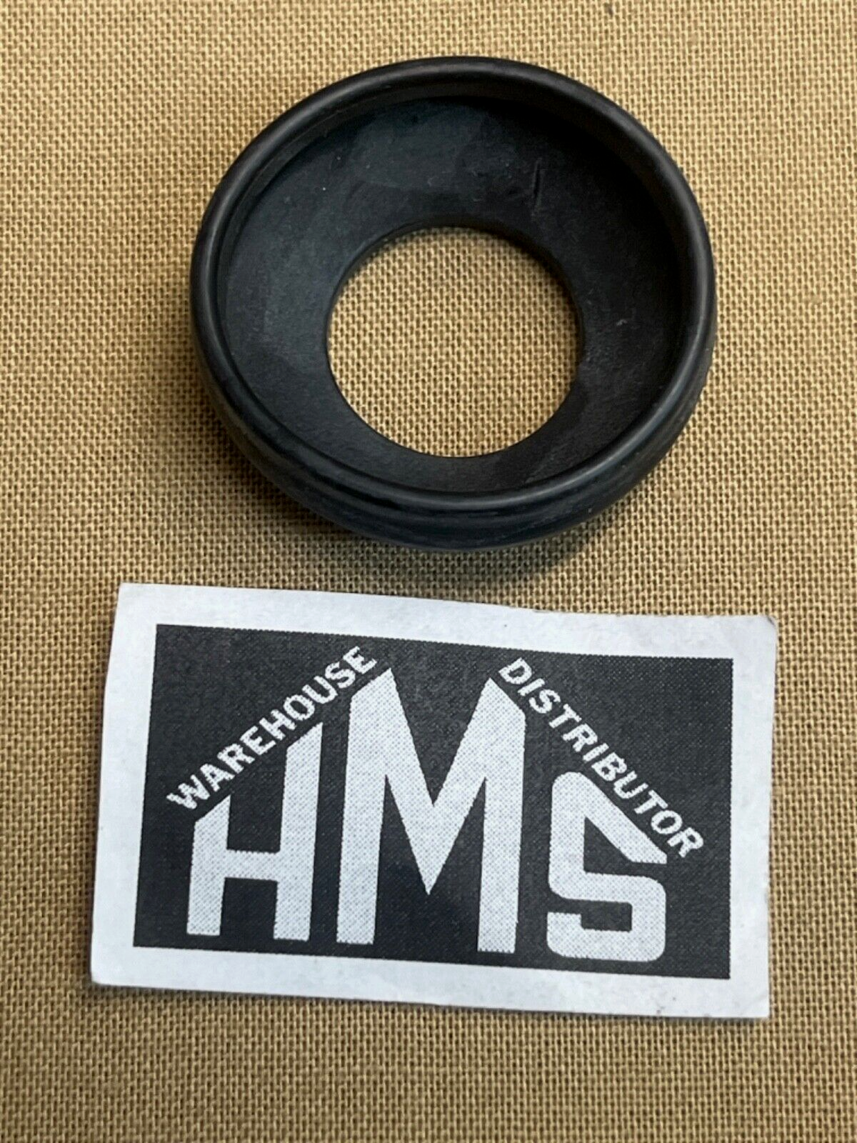 UTA 6498940SE25 FREIGHTLINER SEAL-SPACER/GUIDE PIVOT, WINDSHIELD WIPER,OUTER