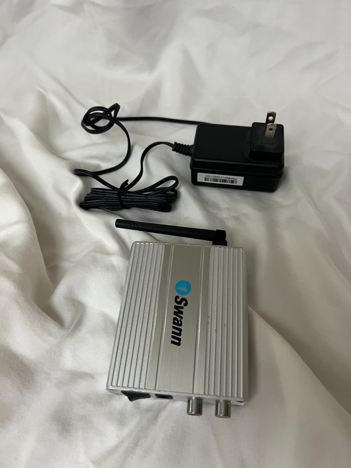 Swann Night Hawk Wireless Camera 2.4GHZ Receiver 4 channels with AC Cord