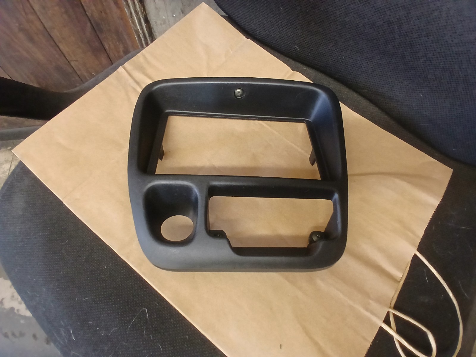 99-04 Chevrolet Tracker Center Dash Radio Cover Bezel 73815-65D10 OEM