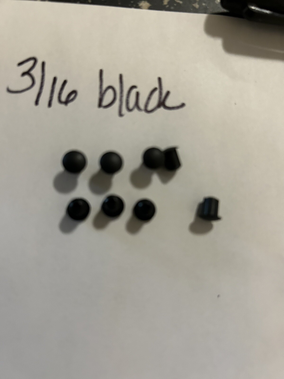 16 Pack 3/16 Inch Black Hole Plugs Plastic -black- flush 2-5MM-180-P