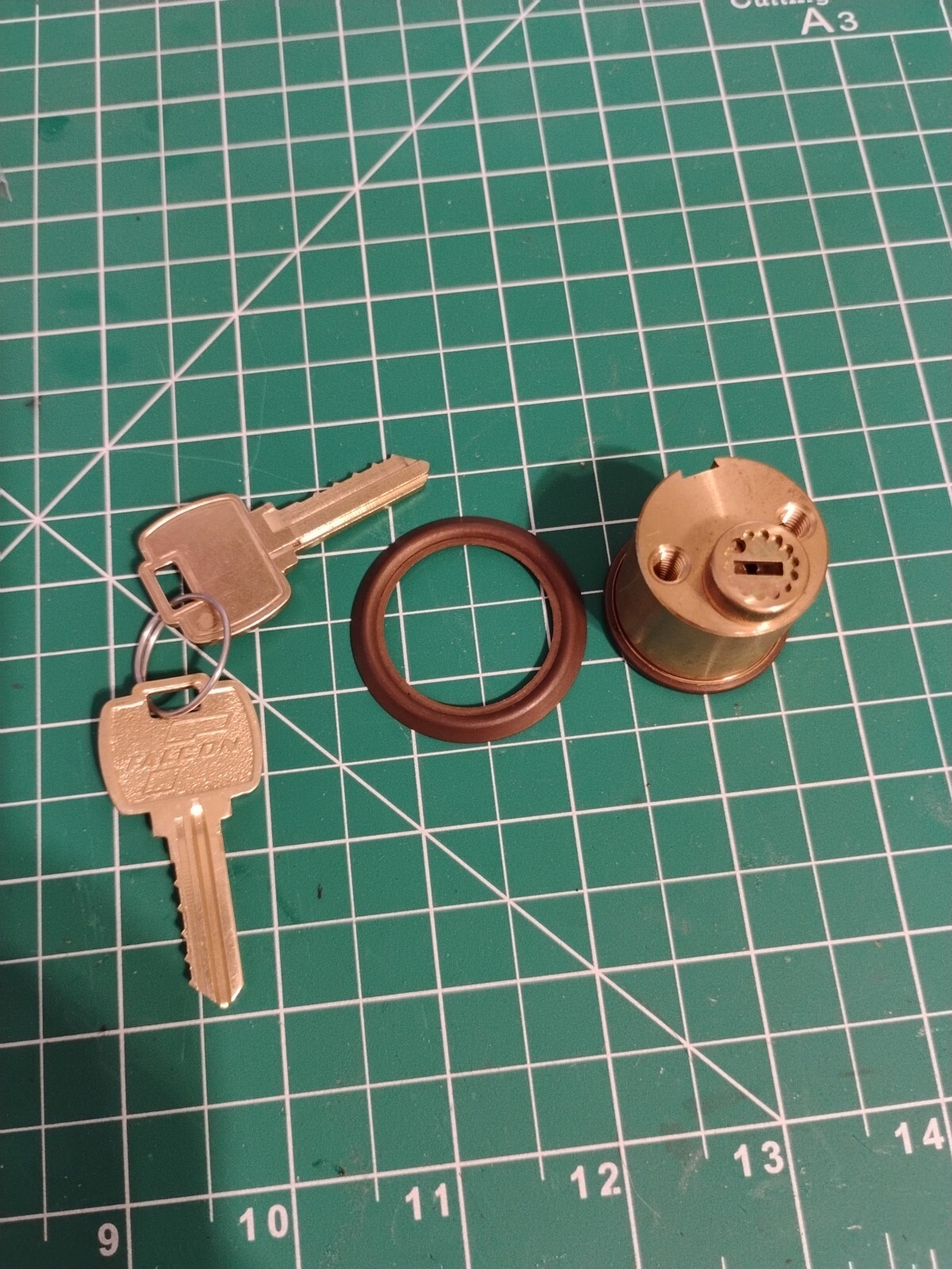 FALCON Entry Lock Core/Cylinder Bronze With Keys