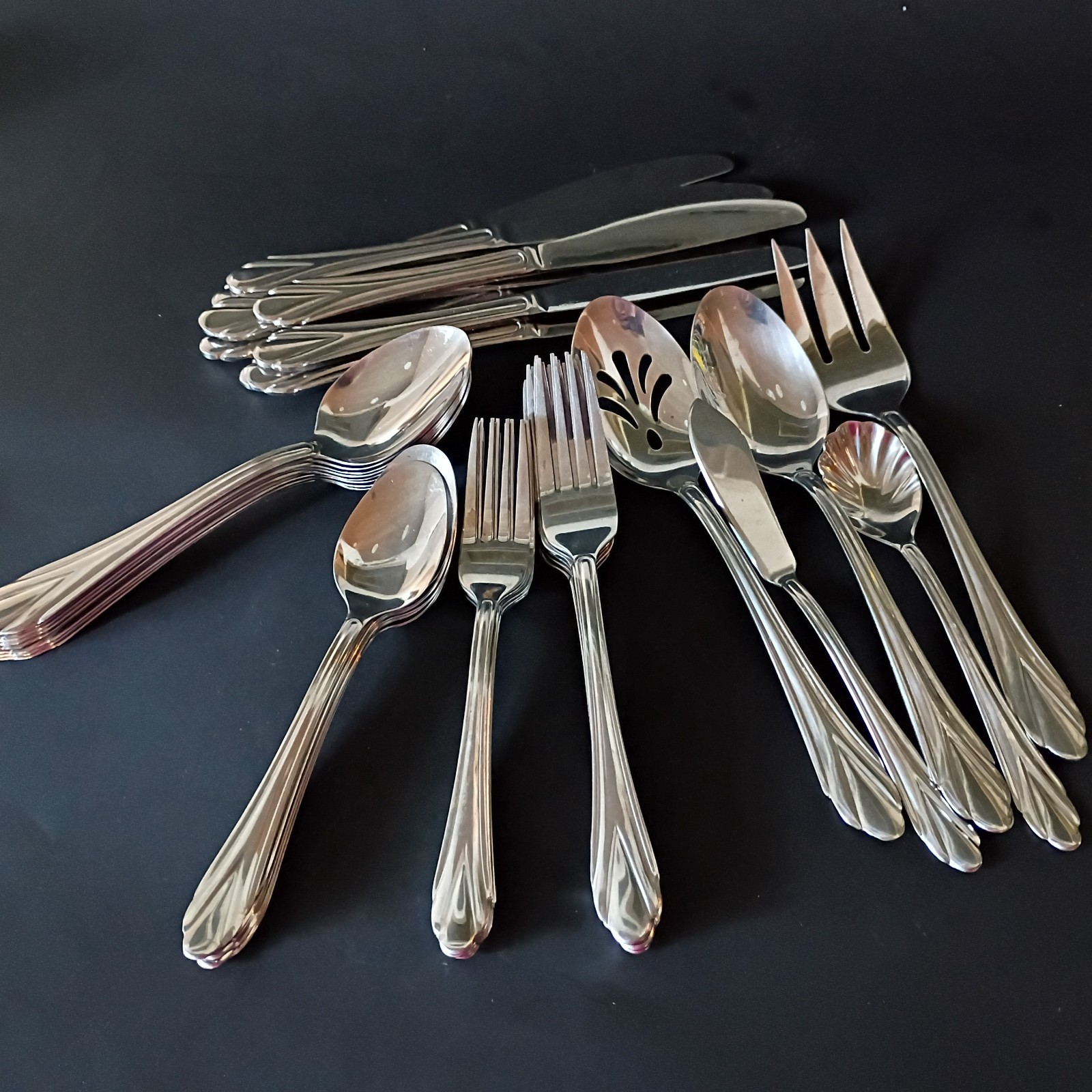 Hampton Silversmiths ROSE Stainless Flatware 45 Pcs, 8 Place Settings
