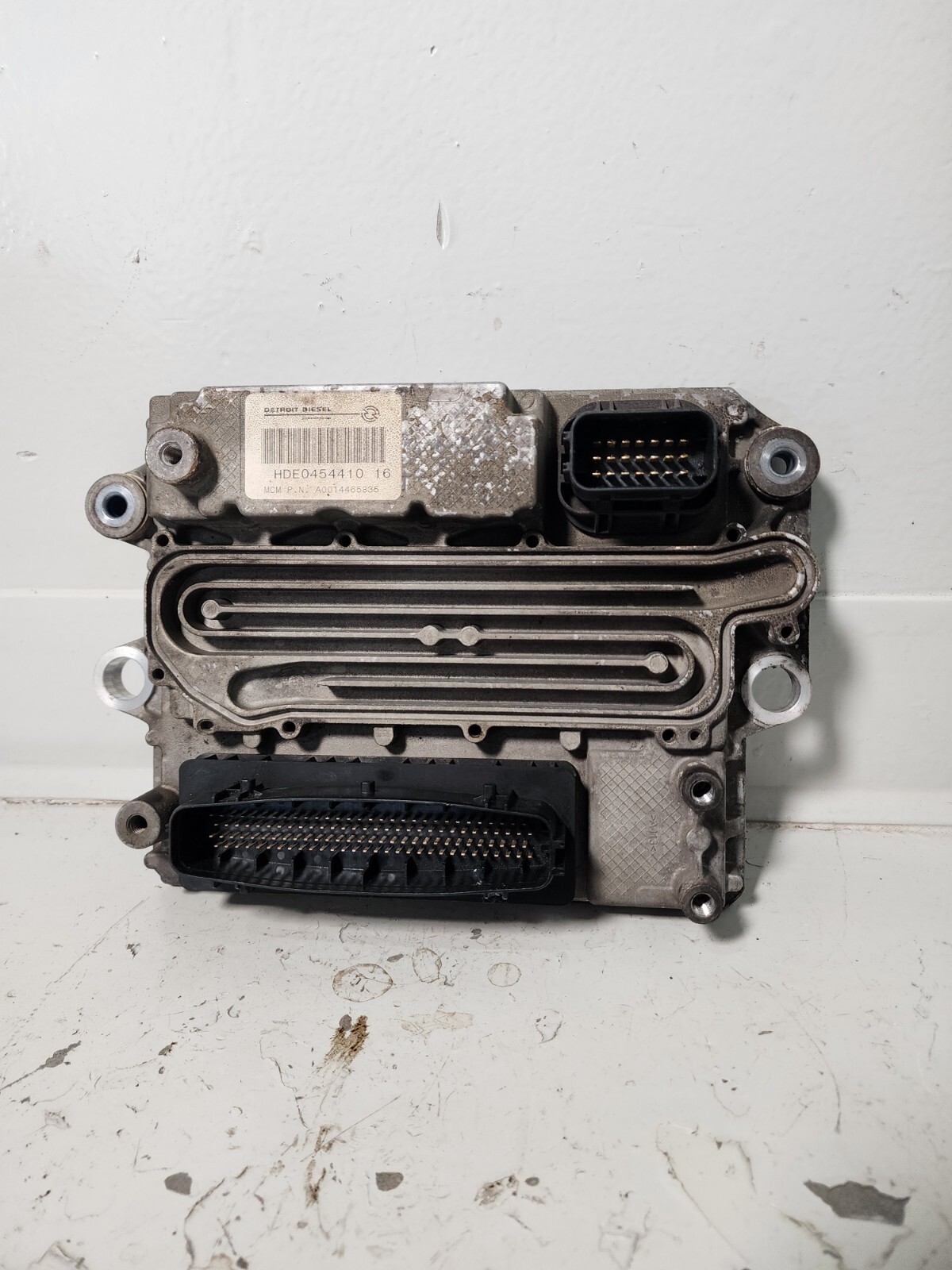 A 001 446 58 35 / 002 Detroit DD15 0 Ecm (Engine Control Module)