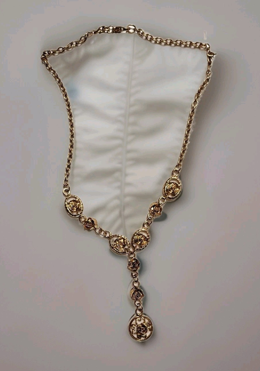 Finishing Touches 16" Gold Tone Charm Necklace. Costume Gold toned metal #J-4