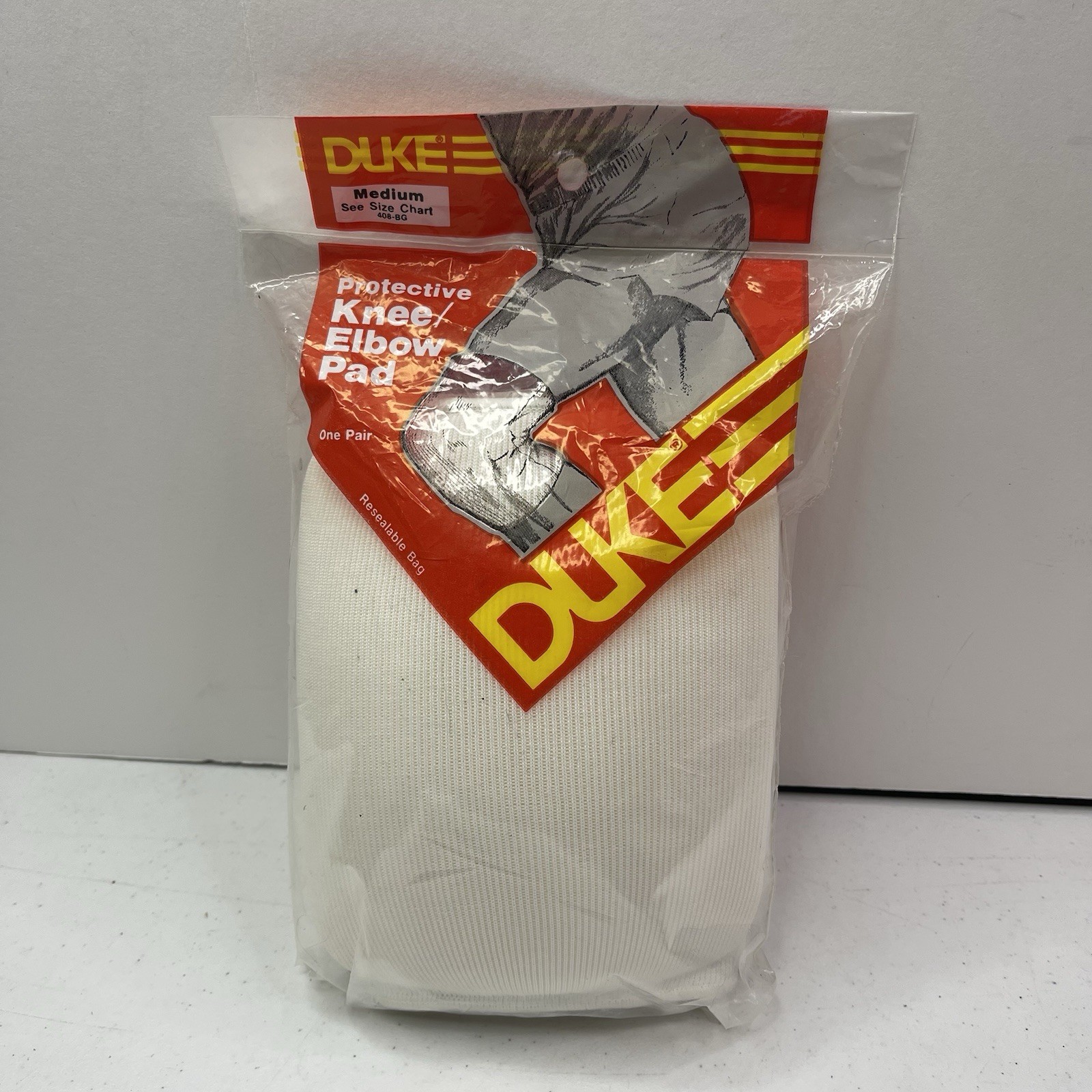 Pair of Duke Knee/Elbow Pads Men's White Old New Stock Size M