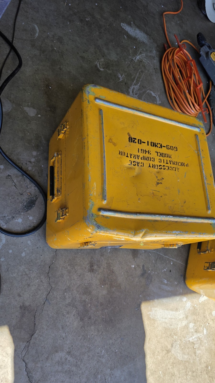 King Nutronics - model 3461-48-101- Portable Pressure Calibration System