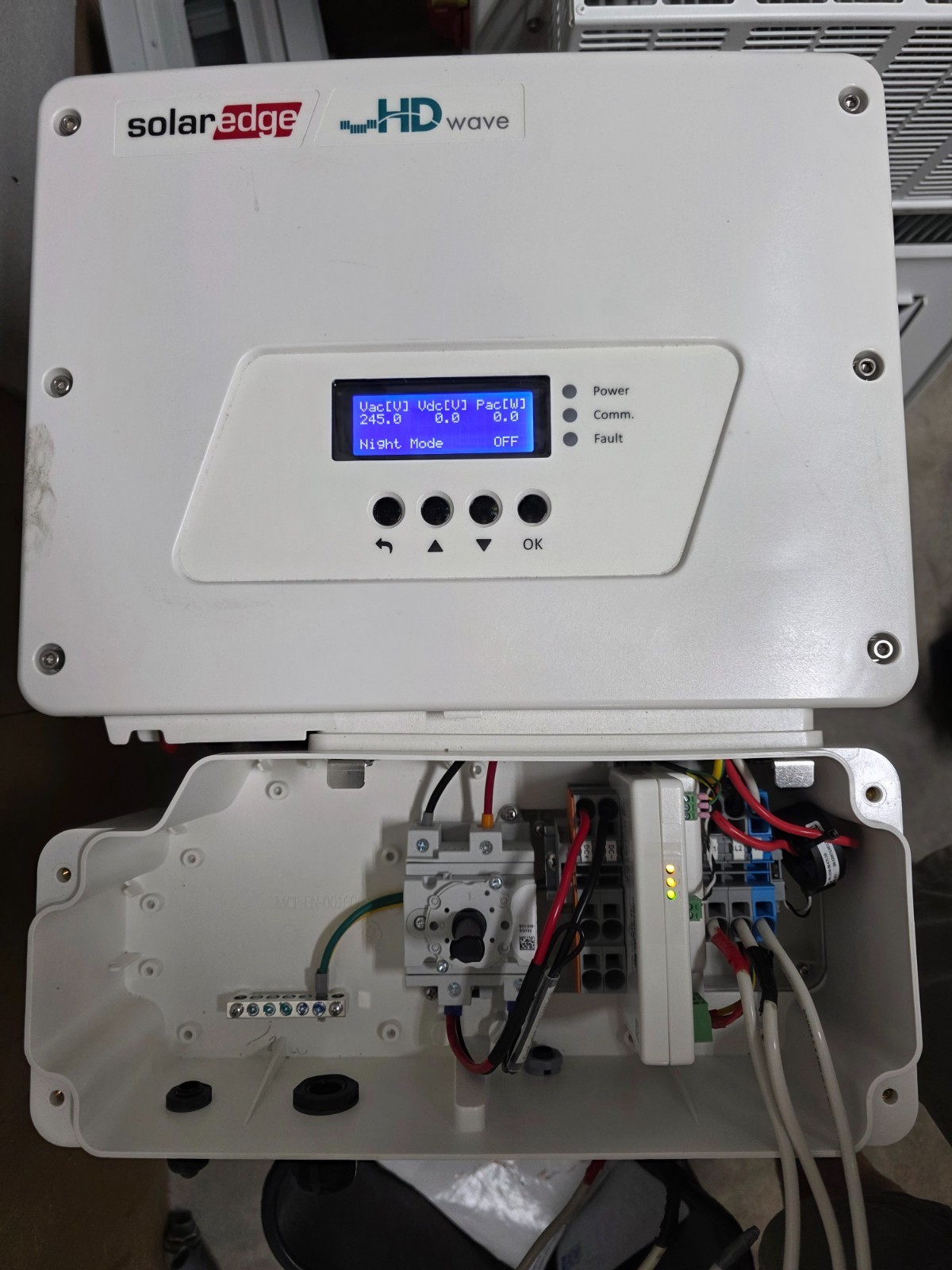 Solaredge SE3000H-US Inverter - 100% Functional - Still Under Warranty