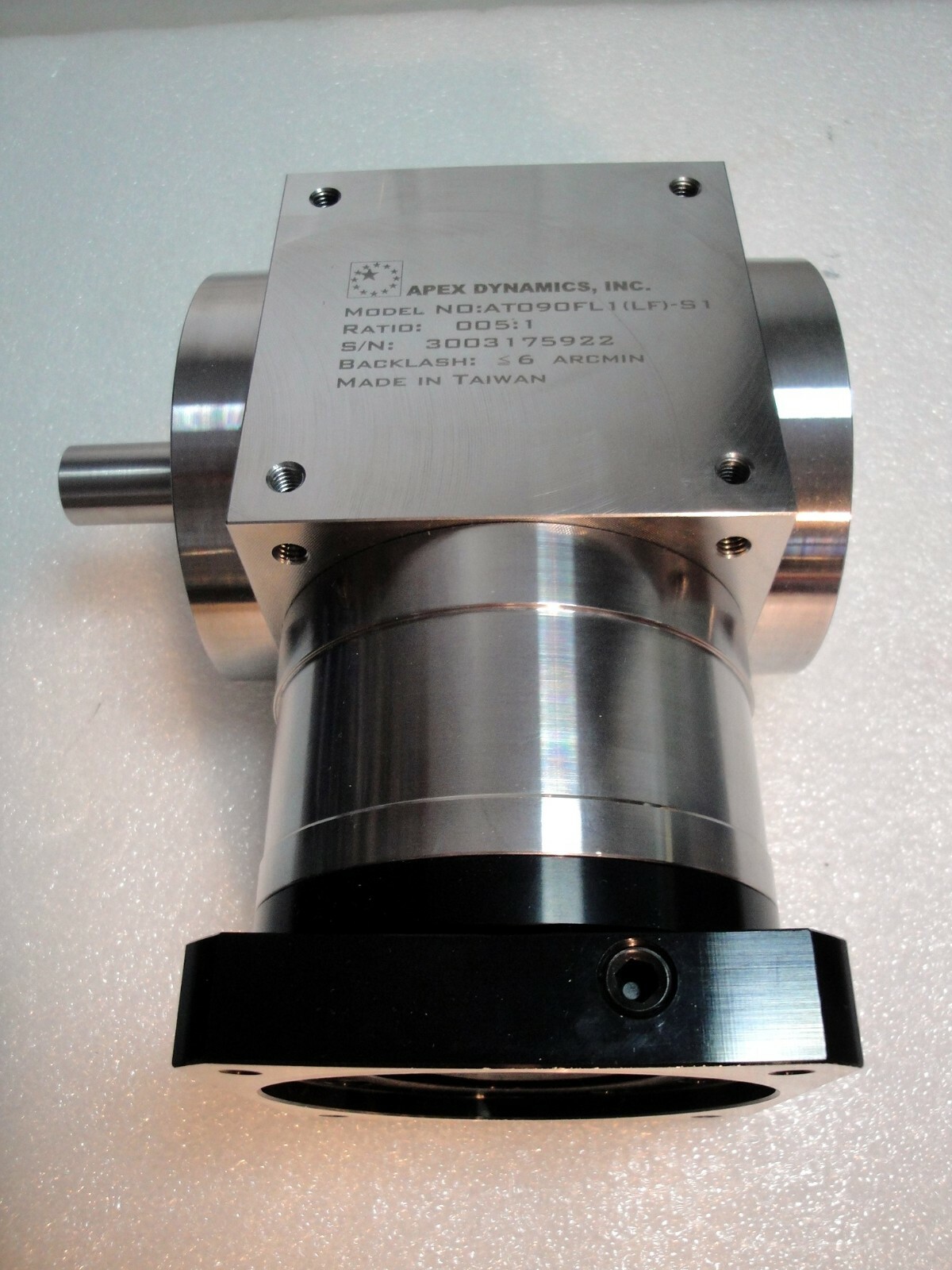 APEX DYNAMICS HIGH PRECISION PLANETARY GEARBOX AT090FL1(LF)-S1 Ratio: 5:1