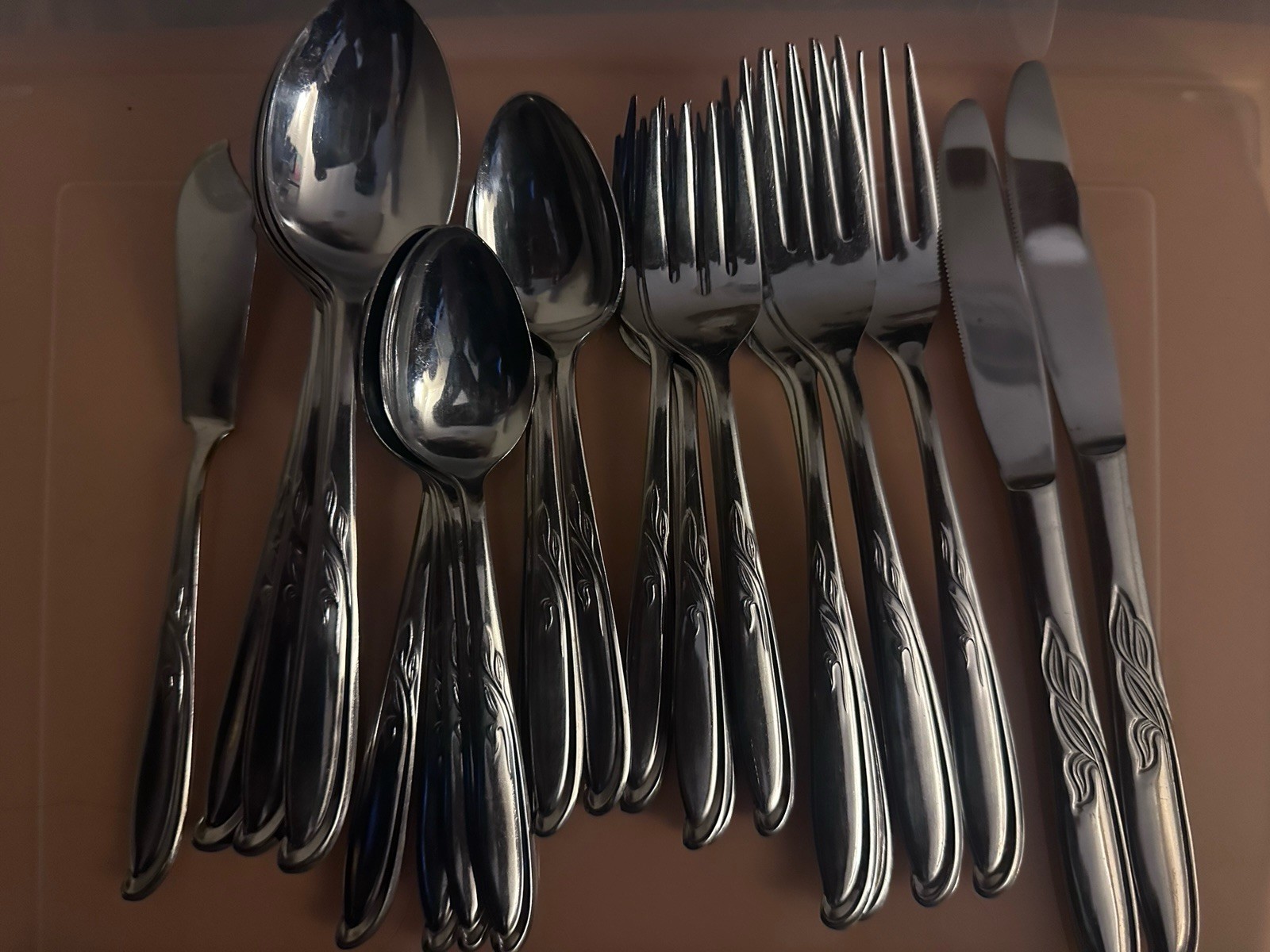 National Stainless Japan  Partial Set-LOVE Leaf- 31.pcs’ USED ( Pre Owned)