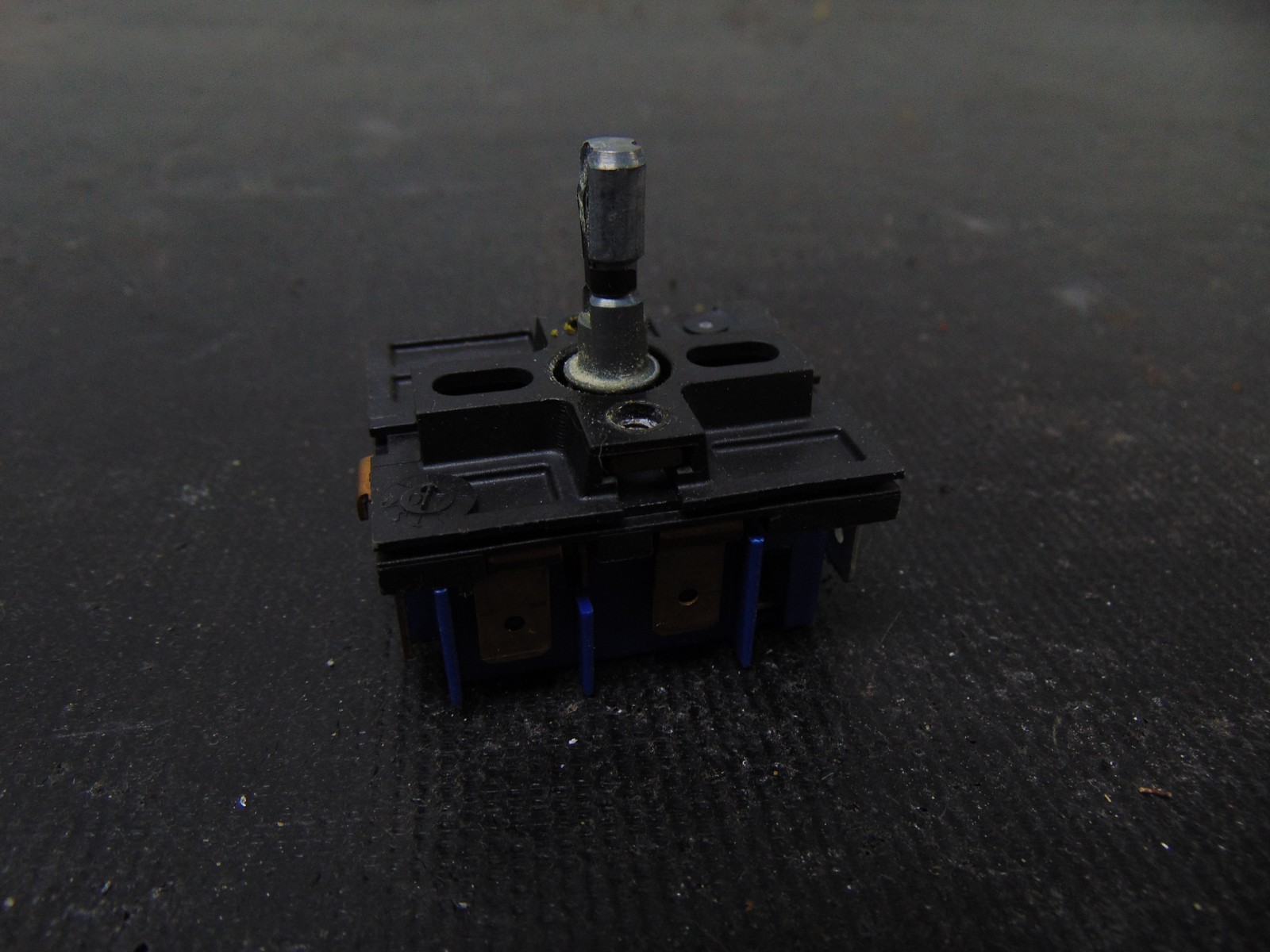 GE Range JB750SJ1SS Surface Element Control Switch WB24X25013